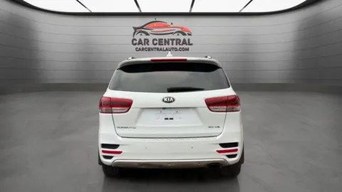 More photos of 2016 Kia Sorento SX at Car Central Wallingford, CT