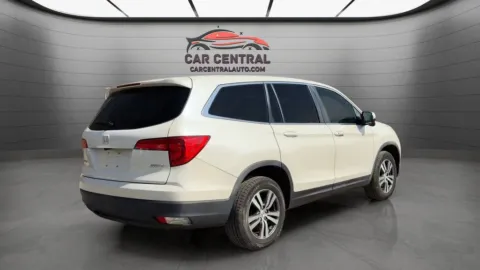 More photos of 2017 Honda Pilot EX at Car Central Wallingford, CT