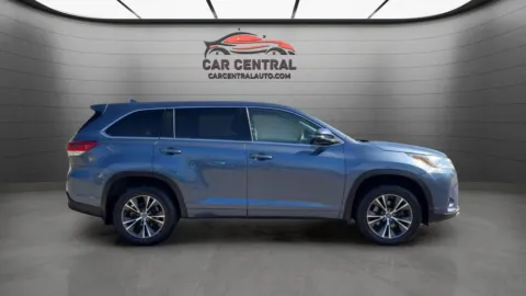 More photos of 2018 Toyota Highlander LE Plus at Car Central Wallingford, CT