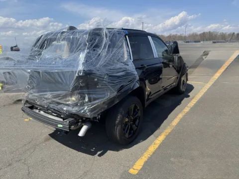 Another view of 2023 Jeep Grand Cherokee Limited for sale in Wallingford, CT at Car Central Wallingford
