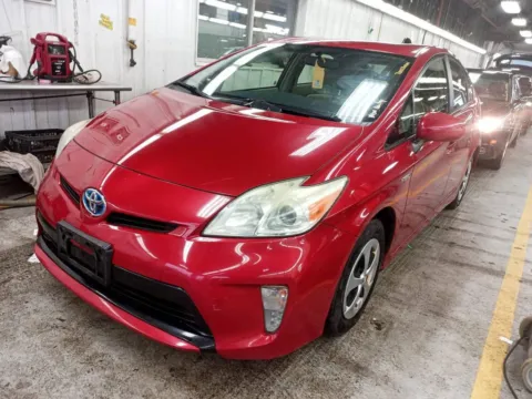 Red 2013 Toyota Prius Two for sale in Wallingford, CT