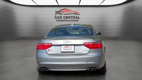 More photos of 2009 Audi S5 4.2 at Car Central Wallingford, CT
