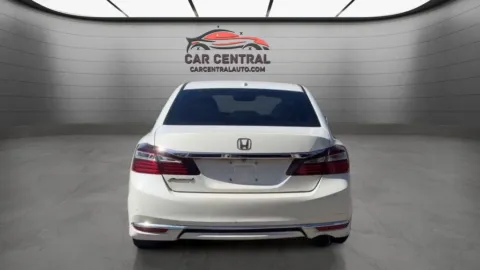 More photos of 2017 Honda Accord EX-L at Car Central Wallingford, CT