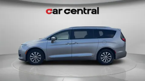 Photos of 2019 Chrysler Pacifica Touring L for sale in Wallingford, CT at Car Central Wallingford