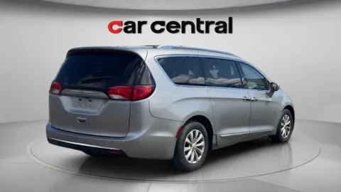 More photos of 2019 Chrysler Pacifica Touring L at Car Central Wallingford, CT