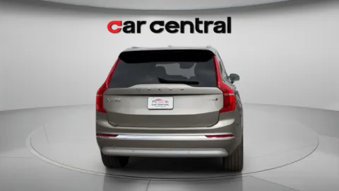 More photos of 2022 Volvo XC90 T6 Inscription at Car Central Wallingford, CT