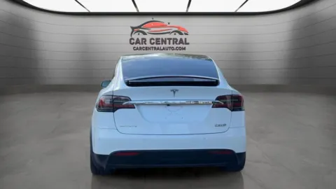 More photos of 2016 Tesla Model X P90D at Car Central Wallingford, CT