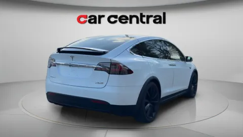 More photos of 2016 Tesla Model X P90D at Car Central Wallingford, CT