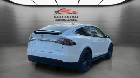 More photos of 2016 Tesla Model X P90D at Car Central Wallingford, CT