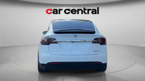 More photos of 2016 Tesla Model X P90D at Car Central Wallingford, CT