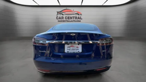 More photos of 2016 Tesla Model S 90D at Car Central Wallingford, CT