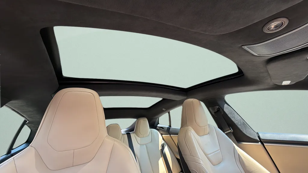 2016 Tesla Model S 90D - Photo 29