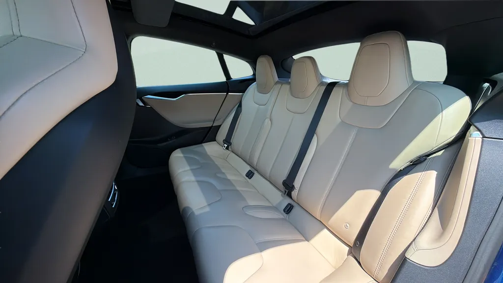2016 Tesla Model S 90D - Photo 25