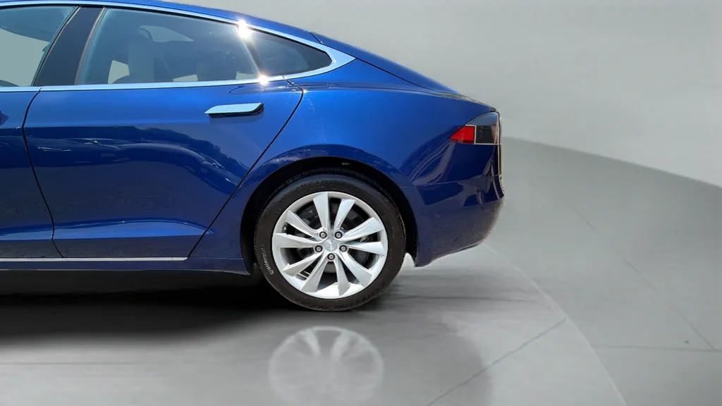 2016 Tesla Model S 90D - Photo 32