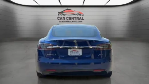 More photos of 2016 Tesla Model S 90D at Car Central Wallingford, CT