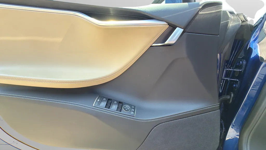 2016 Tesla Model S 90D - Photo 23