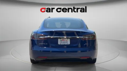 More photos of 2016 Tesla Model S 90D at Car Central Wallingford, CT