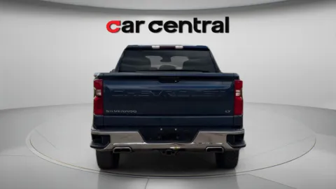 More photos of 2022 Chevrolet Silverado 1500 LT at Car Central Wallingford, CT