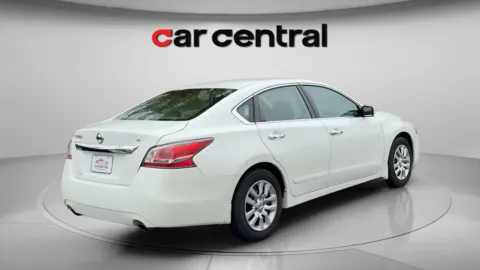 More photos of 2015 Nissan Altima 2.5 S at Car Central Wallingford, CT