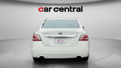 More photos of 2015 Nissan Altima 2.5 S at Car Central Wallingford, CT