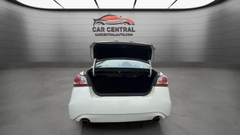 More photos of 2015 Nissan Altima 2.5 S at Car Central Wallingford, CT