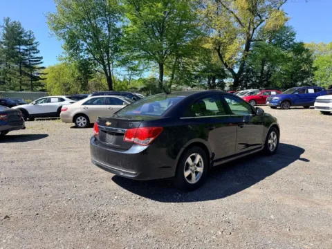 More photos of 2013 Chevrolet Cruze 1LT at Car Central Wallingford, CT