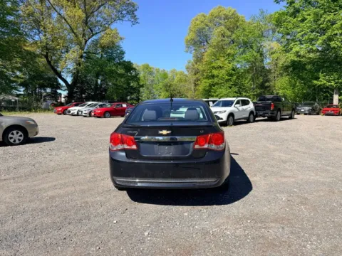 More photos of 2013 Chevrolet Cruze 1LT at Car Central Wallingford, CT