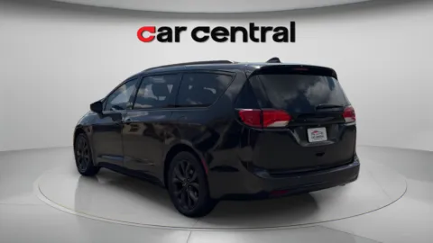 Another view of 2018 Chrysler Pacifica Touring L Plus for sale in Wallingford, CT at Car Central Wallingford