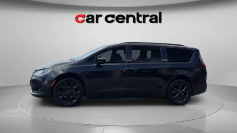 Photos of 2018 Chrysler Pacifica Touring L Plus for sale in Wallingford, CT at Car Central Wallingford