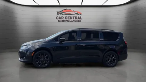 Photos of 2018 Chrysler Pacifica Touring L Plus for sale in Wallingford, CT at Car Central Wallingford