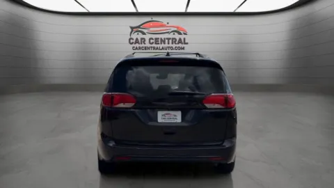 More photos of 2018 Chrysler Pacifica Touring L Plus at Car Central Wallingford, CT