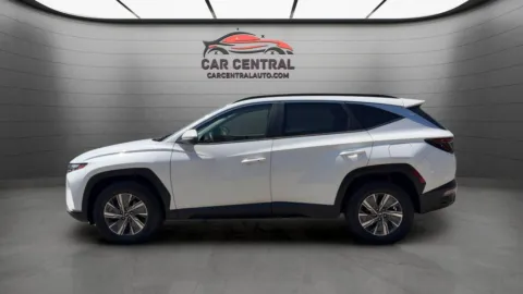 Photos of 2022 Hyundai Tucson Hybrid Blue for sale in Wallingford, CT at Car Central Wallingford