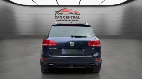 More photos of 2014 Volkswagen Touareg V6 TDI at Car Central Wallingford, CT
