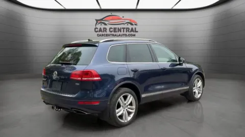 More photos of 2014 Volkswagen Touareg V6 TDI at Car Central Wallingford, CT
