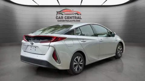 More photos of 2018 Toyota Prius Prime Advanced at Car Central Wallingford, CT