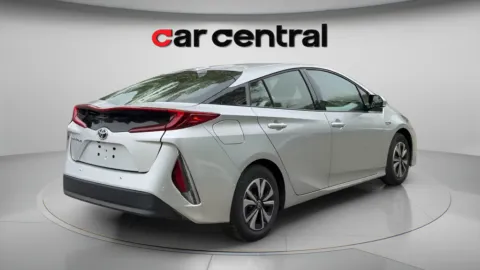 More photos of 2018 Toyota Prius Prime Advanced at Car Central Wallingford, CT