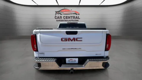 More photos of 2020 GMC Sierra 1500 SLT at Car Central Wallingford, CT