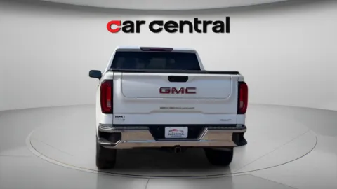 More photos of 2020 GMC Sierra 1500 SLT at Car Central Wallingford, CT