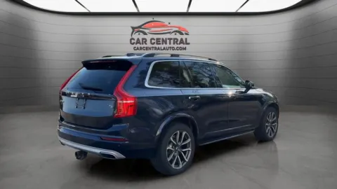 More photos of 2019 Volvo XC90 T6 Momentum at Car Central Wallingford, CT