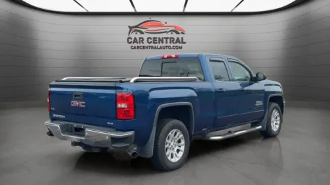 More photos of 2017 GMC Sierra 1500 SLE at Car Central Wallingford, CT
