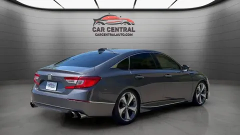 More photos of 2018 Honda Accord Touring 2.0T at Car Central Wallingford, CT