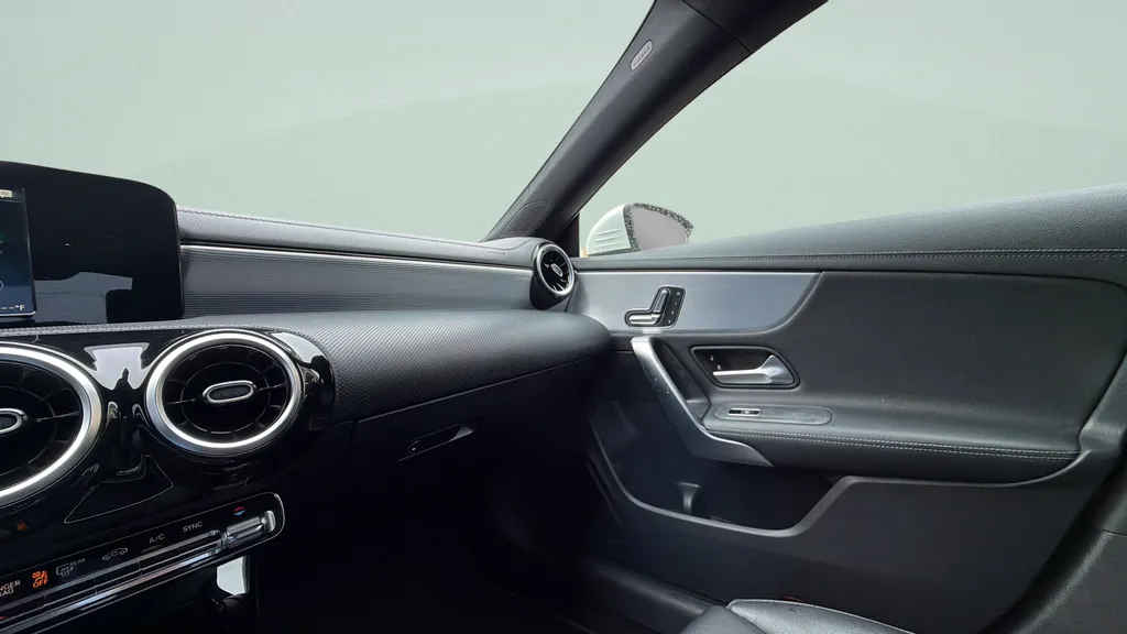 2020 Mercedes-Benz CLA CLA250 - Photo 13