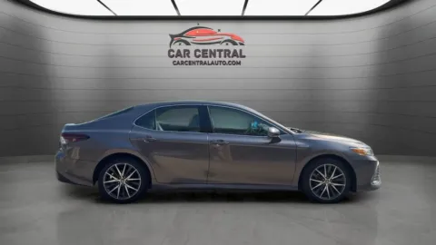 More photos of 2021 Toyota Camry Hybrid XLE at Car Central Wallingford, CT