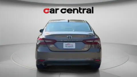 More photos of 2021 Toyota Camry Hybrid XLE at Car Central Wallingford, CT