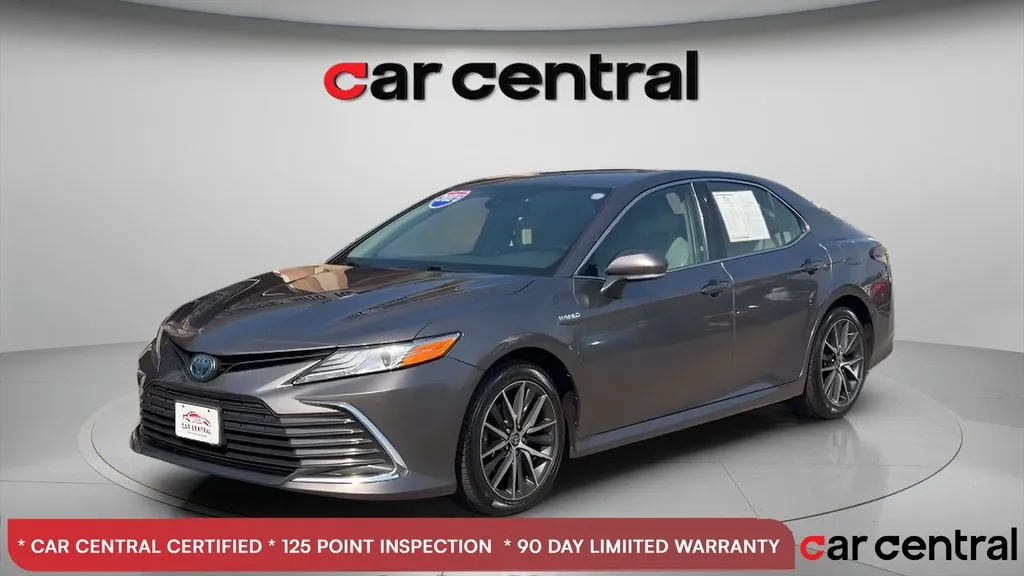 Gray 2021 Toyota Camry Hybrid XLE for sale in Wallingford, CT