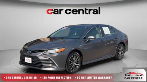 Gray 2021 Toyota Camry Hybrid XLE for sale in Wallingford, CT