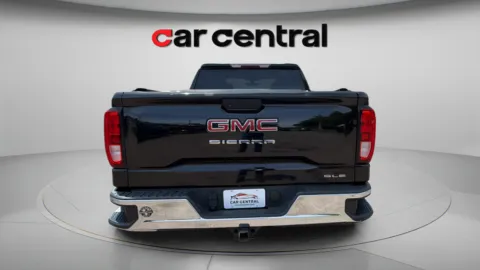 More photos of 2019 GMC Sierra 1500 SLE at Car Central Wallingford, CT