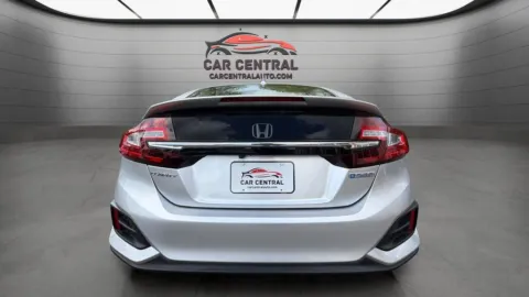 More photos of 2020 Honda Clarity Plug-In Hybrid at Car Central Wallingford, CT