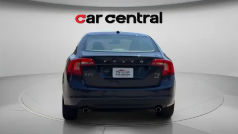 More photos of 2011 Volvo S60 T6 at Car Central Wallingford, CT