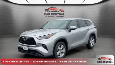 Silver 2023 Toyota Highlander LE for sale in Wallingford, CT